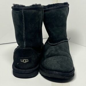 UGG Size 4 Classic Short Black Boots Sheepskin Suede Winter Fur Lined Winter